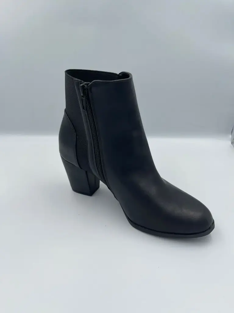 Botines De Tacón Cuadrado Aura Para Mujer De East Fifth East 5Th - Negro 7 Mediano | R1N0000007Vvu3 TRG188720531